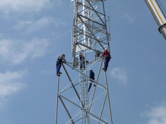 Budowa wieżowej stacji bazowej telefonii komórkowej